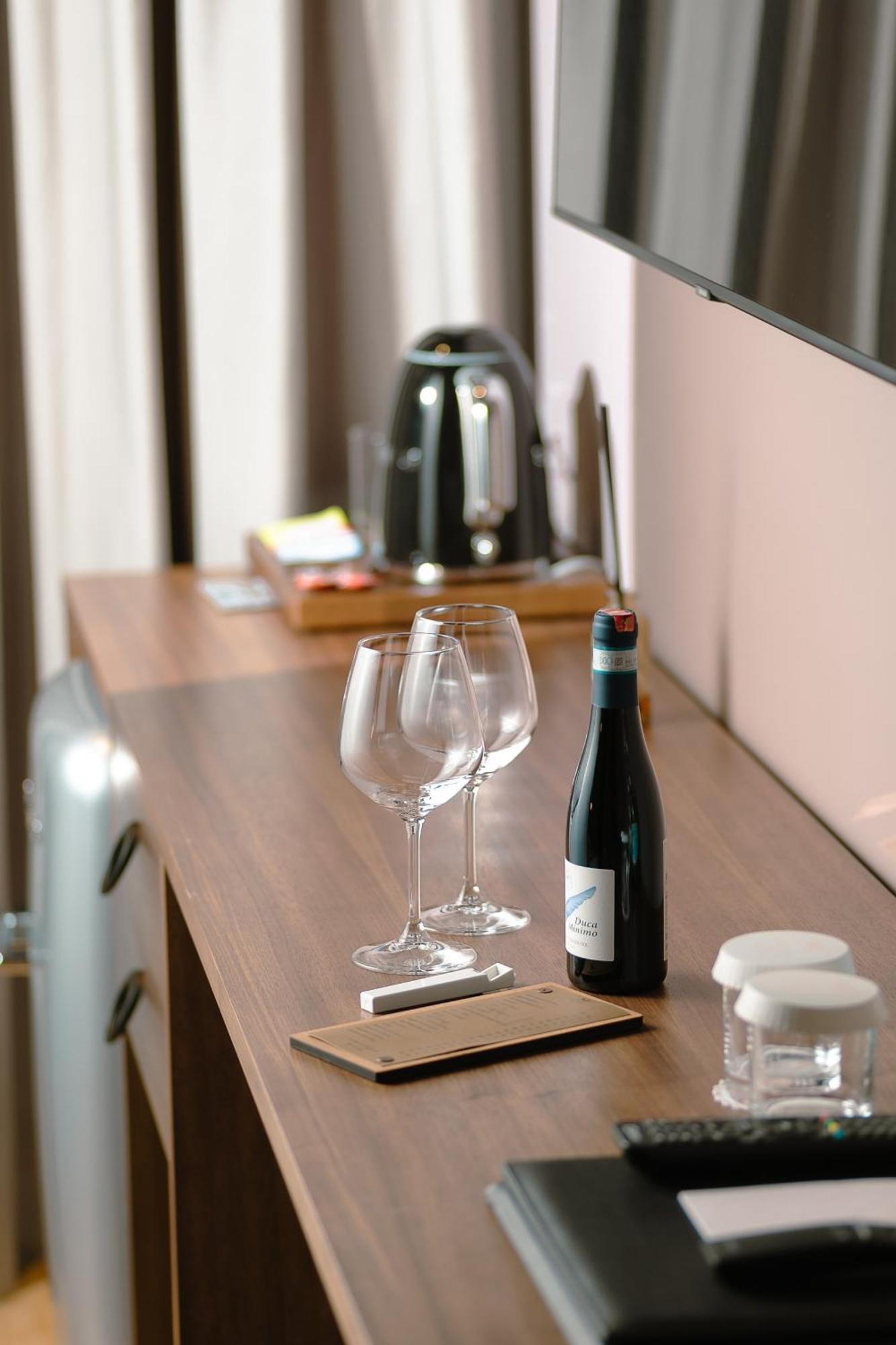 Mert Boutique Hotel Korce Bilik gambar